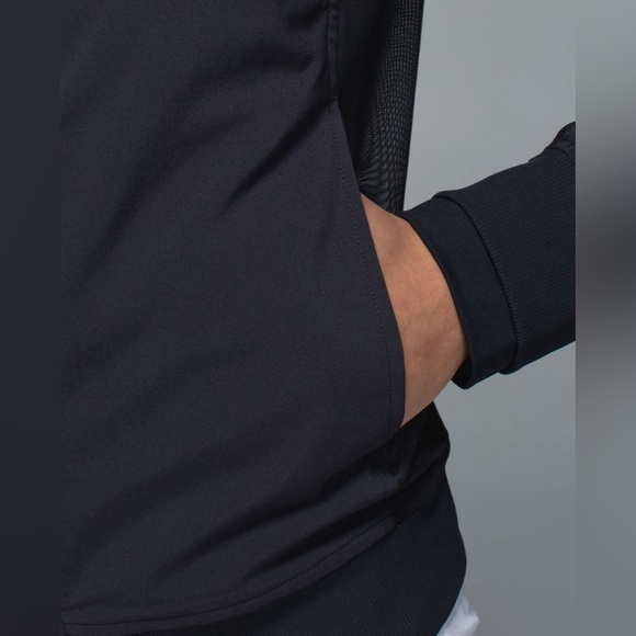 NWT RARE Minimalist Lululemon Noir Jacket II (Bomber Jacket) - Picture 6 of 16